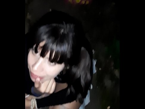 ❤️ На улици натечен пенис у замену за слаткише ❤ Секс видео код нас ﹏