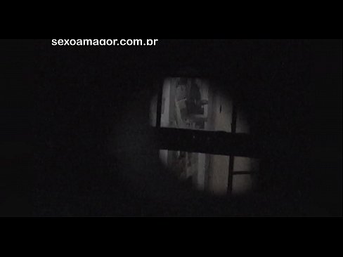 ❤️ Плавушу тајно снима воајер из комшилука скривен иза шупљих цигли ❤ Секс видео код нас ﹏